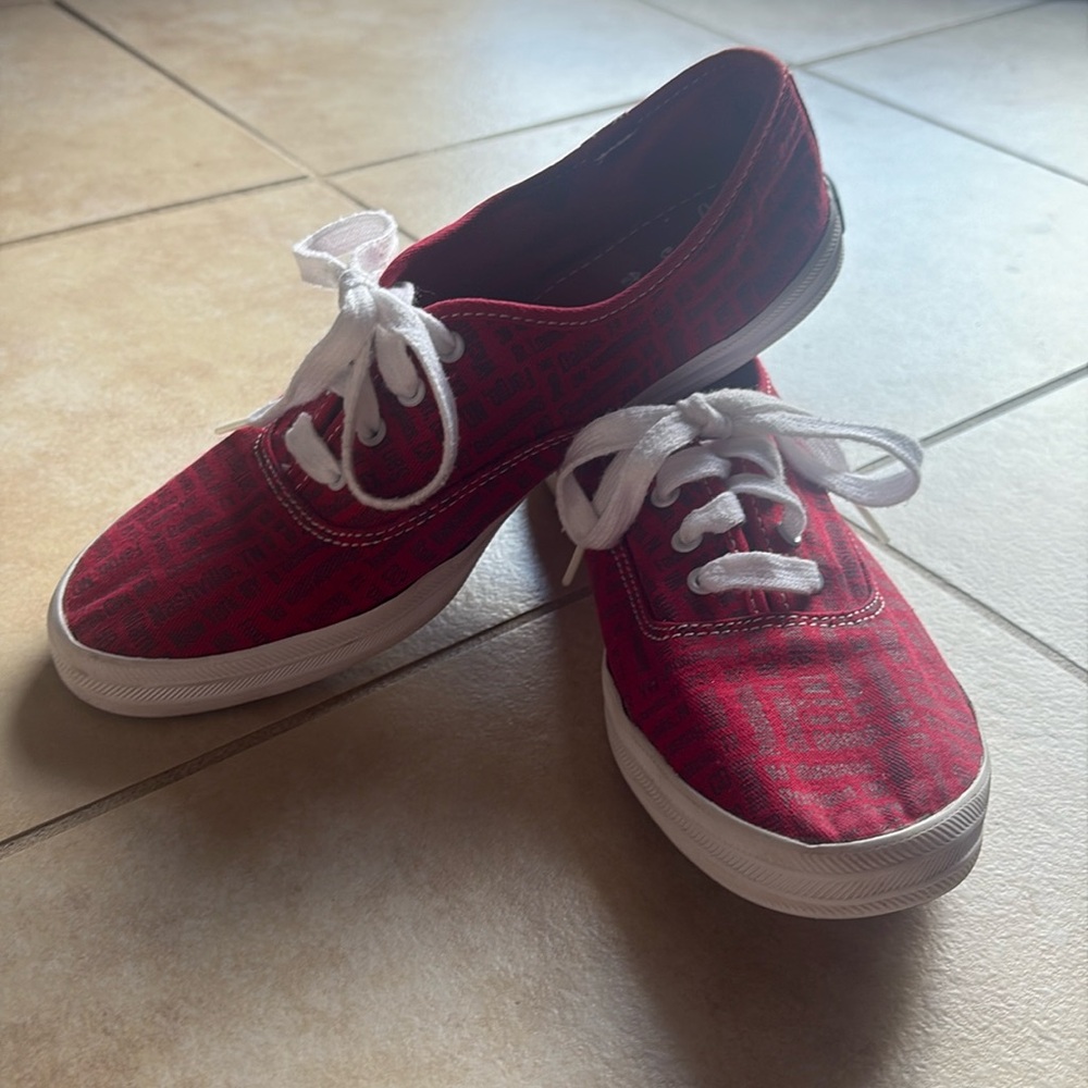Keds Taylor Swift Red Album Women's Sneaker White Lace-Up Casual Shoe Size 7.0.